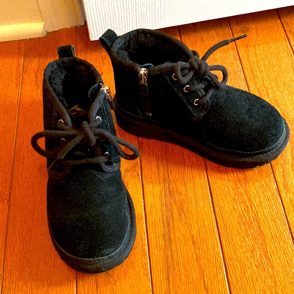 NWOT UGG size 12 kids side zipper suede boots